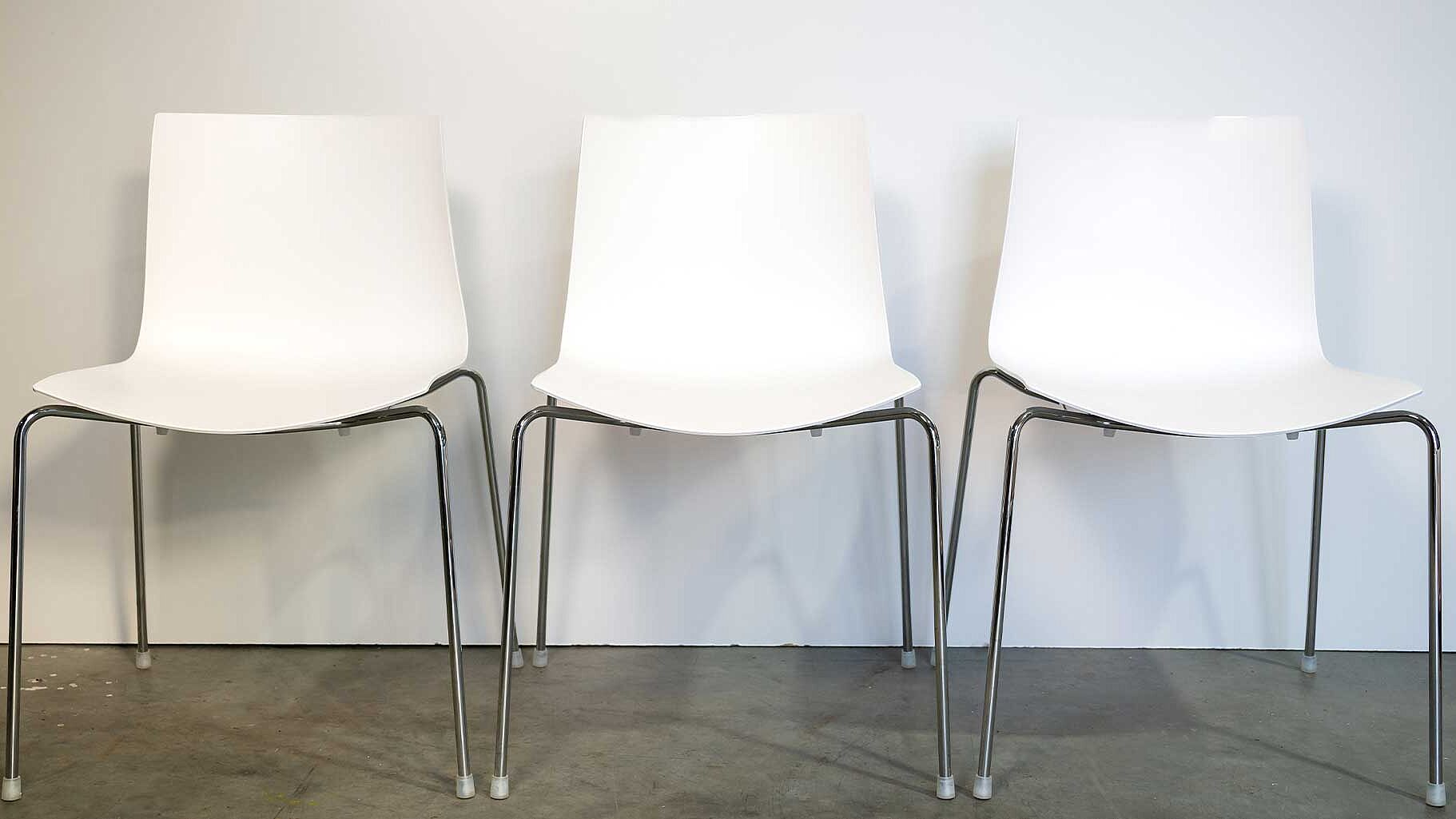 MA Messebau Header Mietmöbel drei Stühle nebeneinander